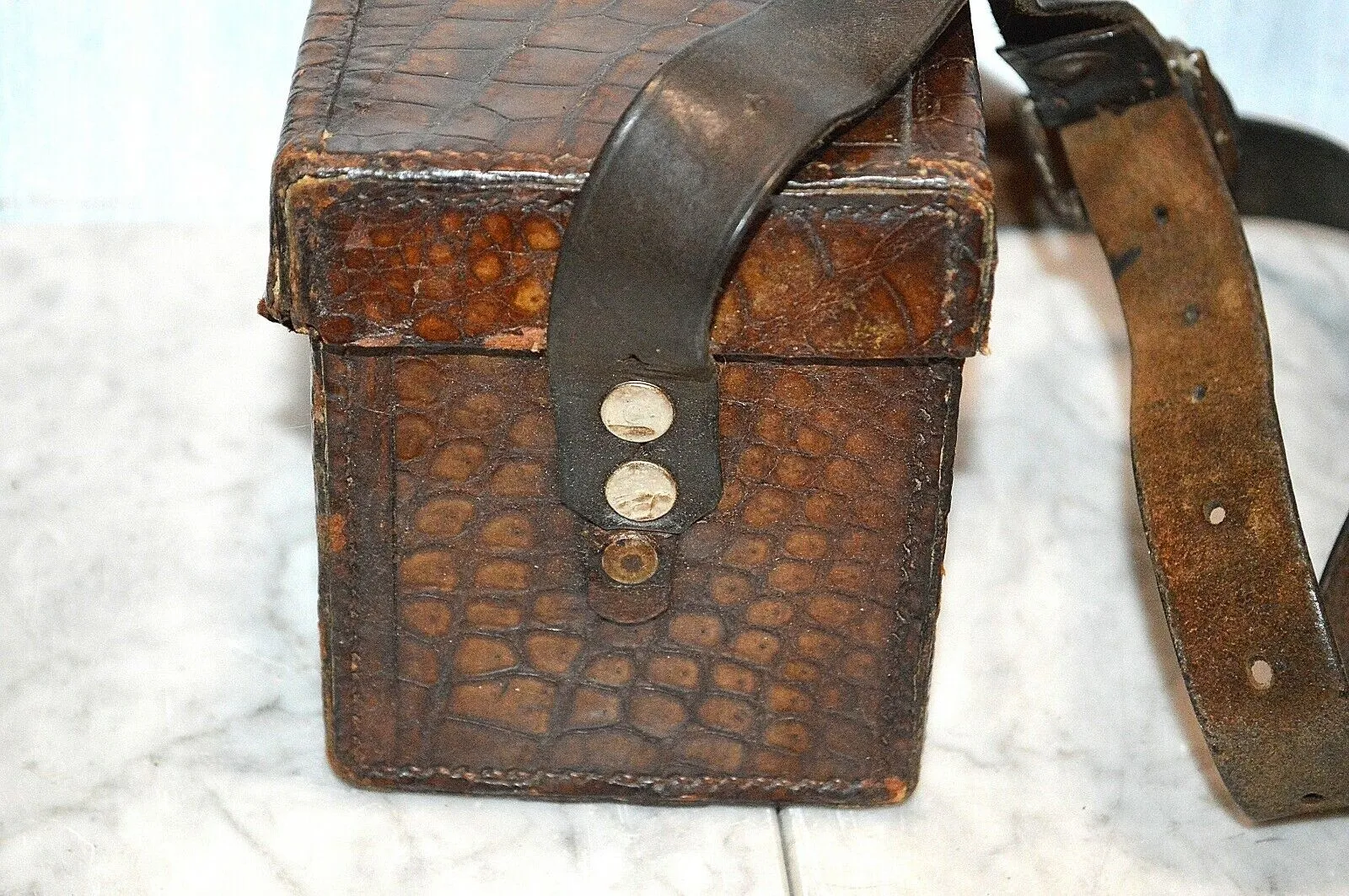 Antique English Embossed Croc Leather Hunting Travel Case Bag  Box With Strap