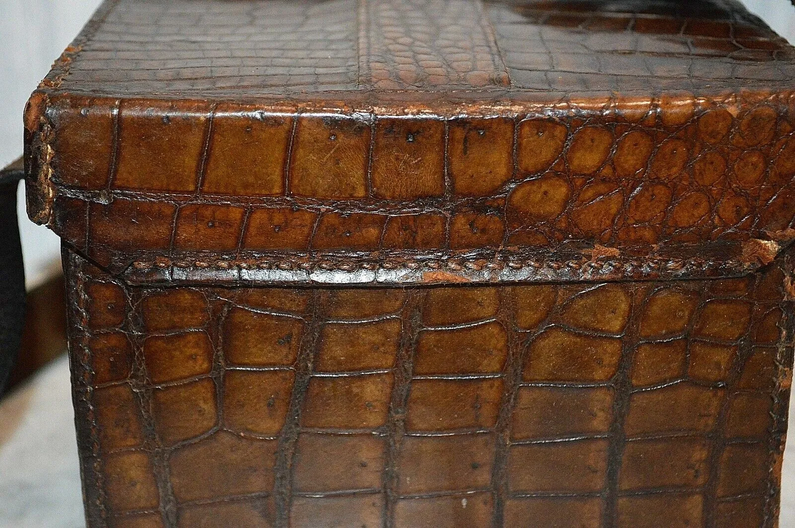 Antique English Embossed Croc Leather Hunting Travel Case Bag  Box With Strap