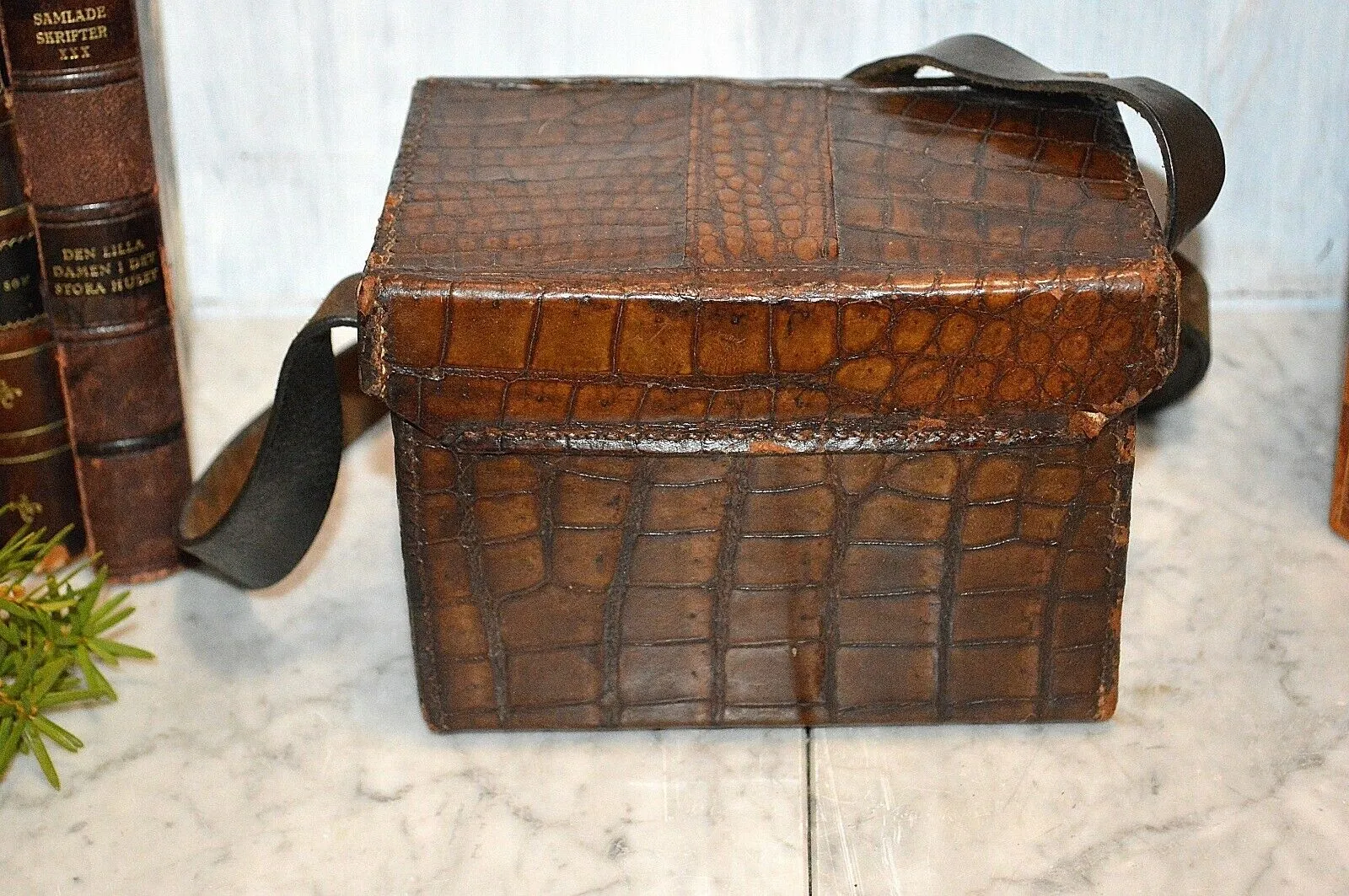 Antique English Embossed Croc Leather Hunting Travel Case Bag  Box With Strap