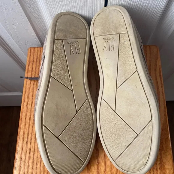 FLY LONDON Tan/Taupe Suede Wingtip Brogues Derby Shoes SZ 43 (10US)