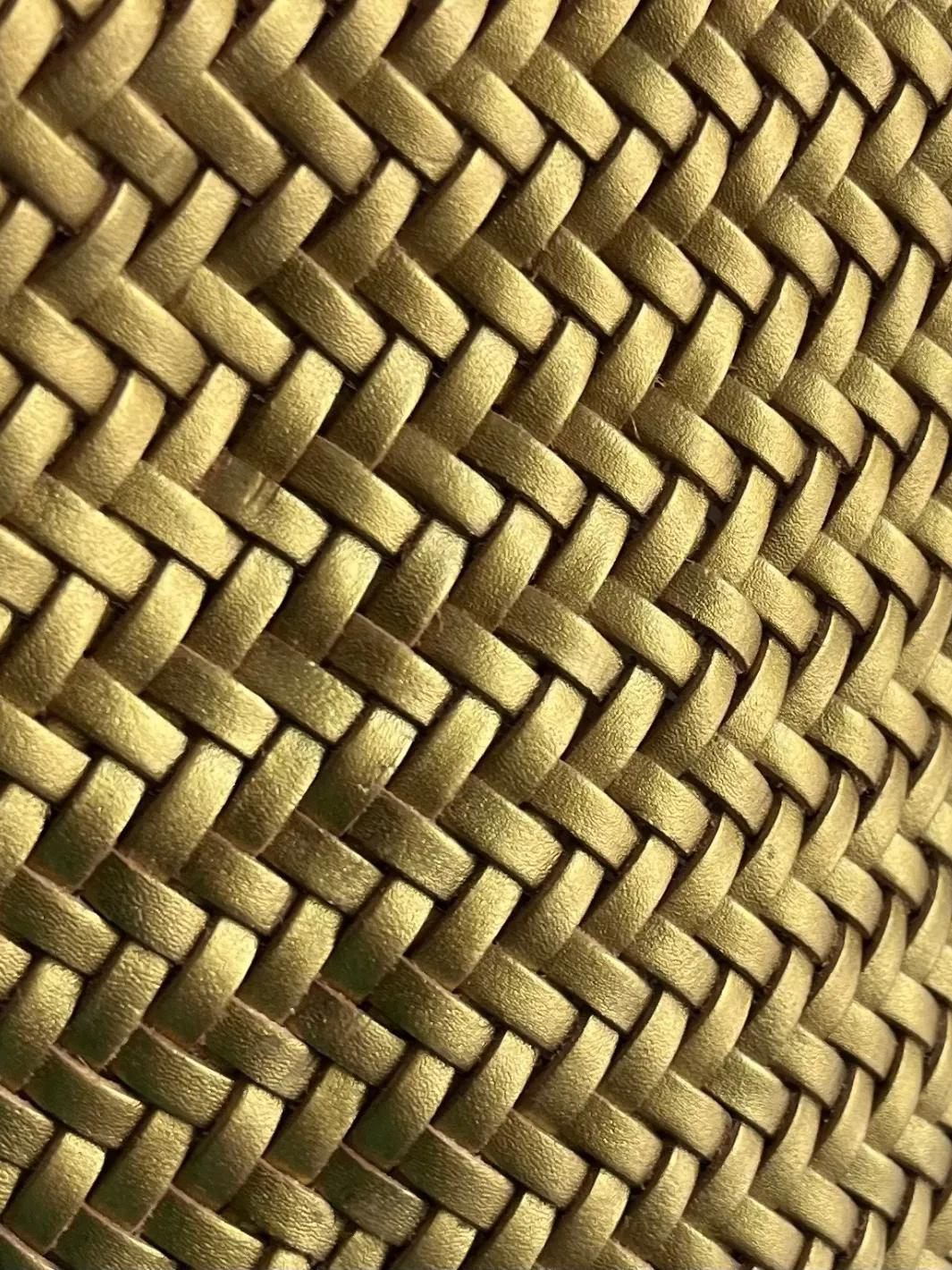 GRACE BASKET BAG IN GOLD