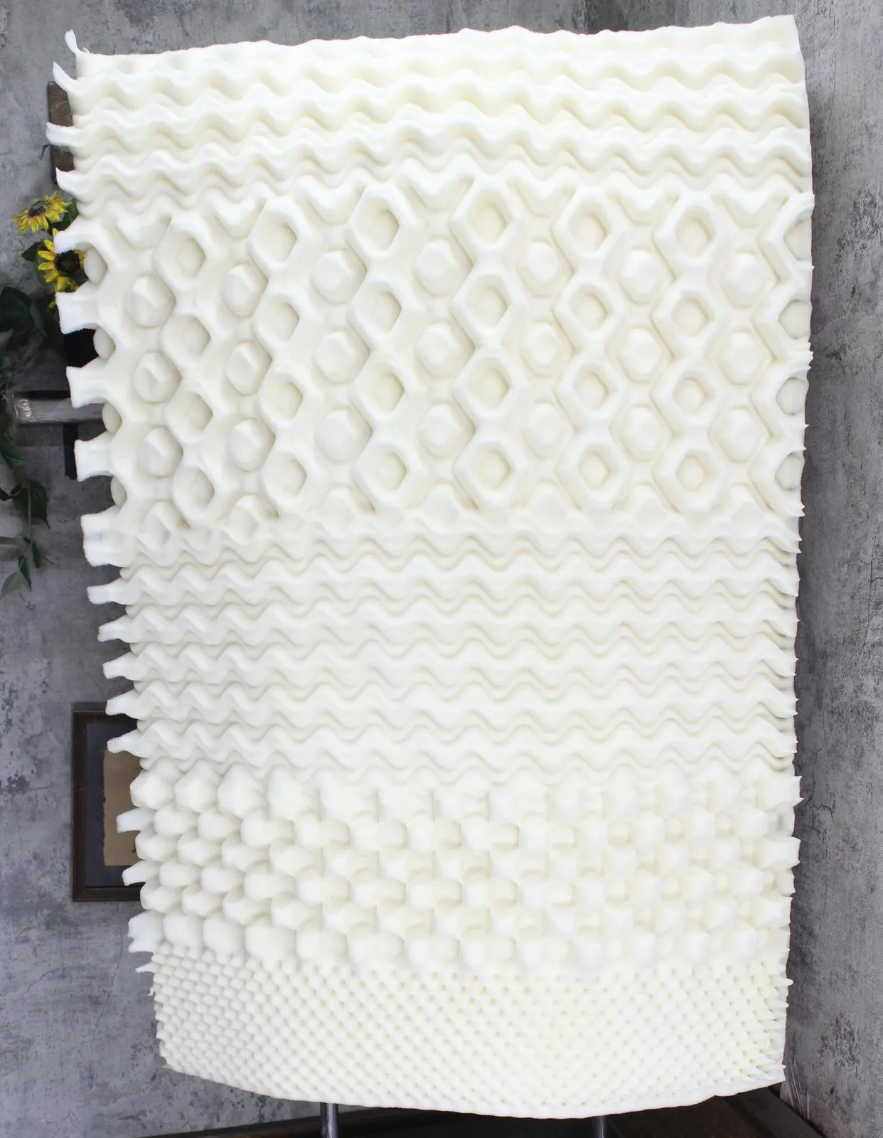 Isotonic 5 Zone 3" Memory Convoluted Visco Foam Mattress Topper Off-white Twin