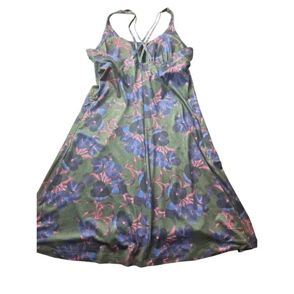 NWT Title Nine Yes Dress in Chili Blossom Floral StinkStopper Technology Size M