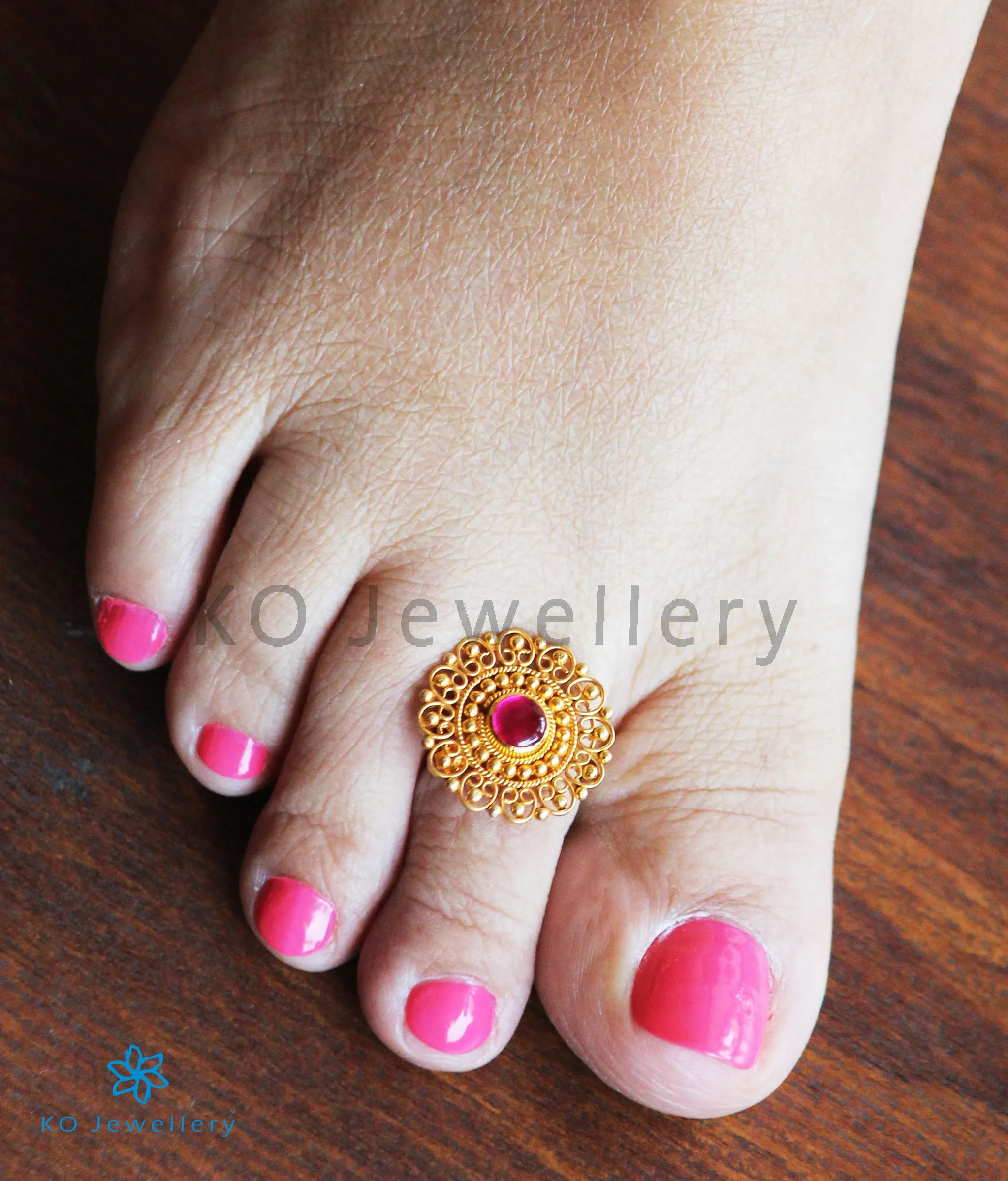 The Yuktvaa Silver Kempu Toe-Rings